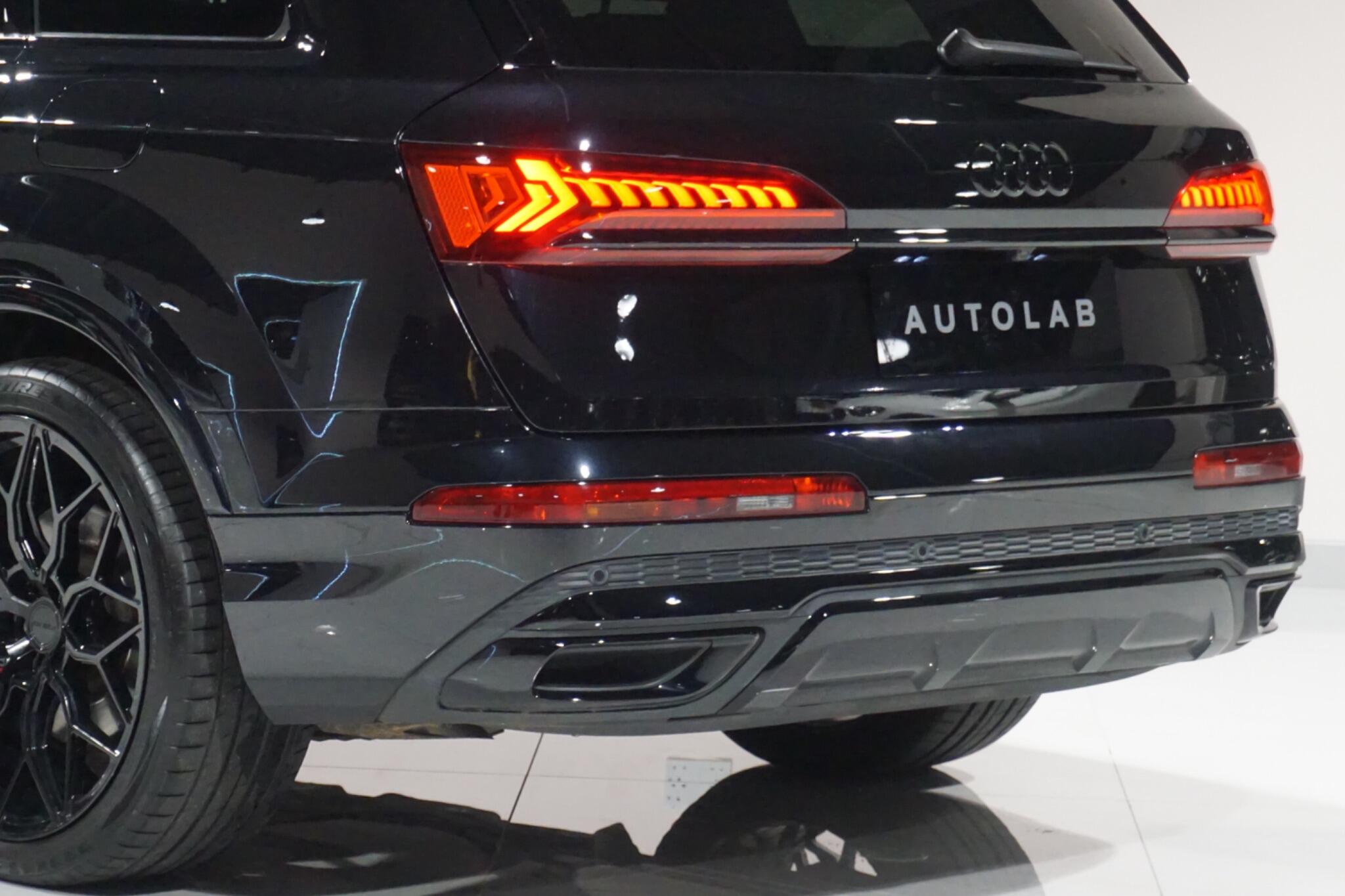 Audi Q7 3.0 TFSIe V6 55 S line SUV 5dr Petrol Plug-in Hybrid Tiptronic quattro Euro 6 (s/s) 17.9kWh (381 ps)